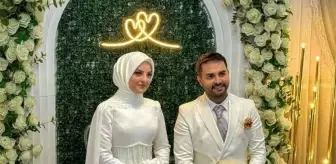 İki ay önce nikah masasına oturan Kadir Ezildi eşiyle kına gecesinde göbek attı