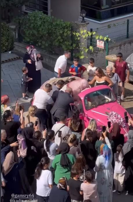 Kadir Ezildi picked up his bride with drums and zurna from her father's house