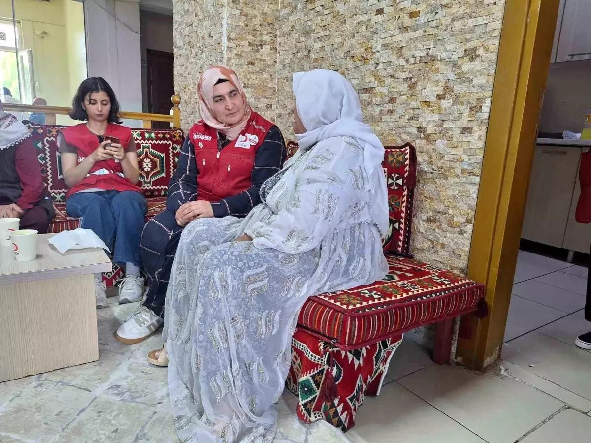 Kızılay Gönüllüleri Huzurevinde Neşe Dolu Anlar Yaşattı
