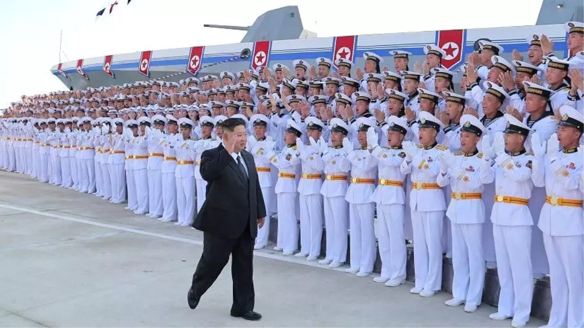 Kuzey Kore'de devrilen savaş gemisi Kim Jong-un yönetimiyle ilgili ne anlatıyor?