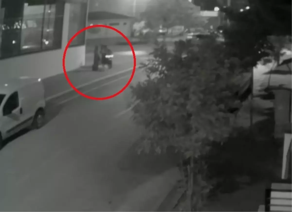 Adana'da Kapkaç Olayı: Motosikletli İki Şüpheli Tutuklandı