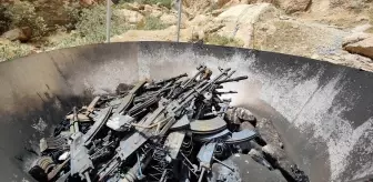 PKK'nın yaktığı silahların son hali! İşte törenden kare kare tüm detaylar