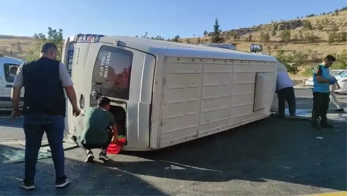 Suruç'ta Trafik Kazası: 13 Yaralı