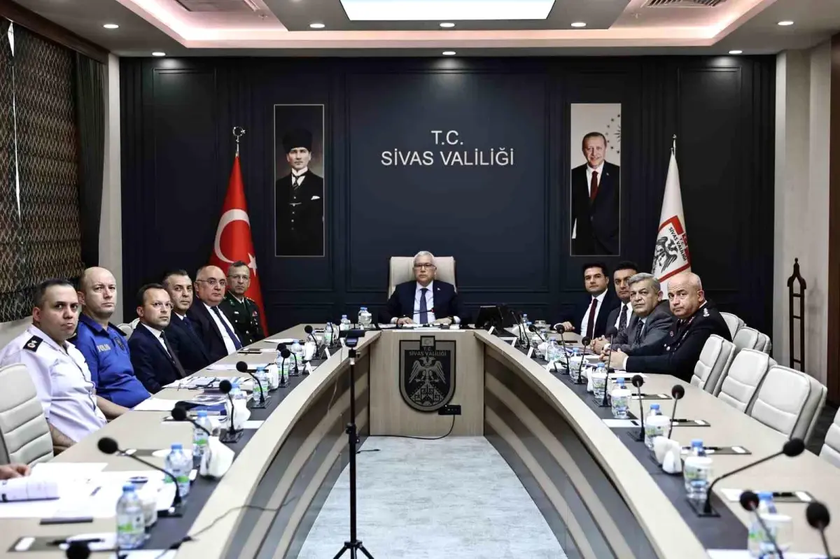 Sivas'ta Suç Olaylarında %20 Azalma: Vali Şimşek Bilgilendirdi
