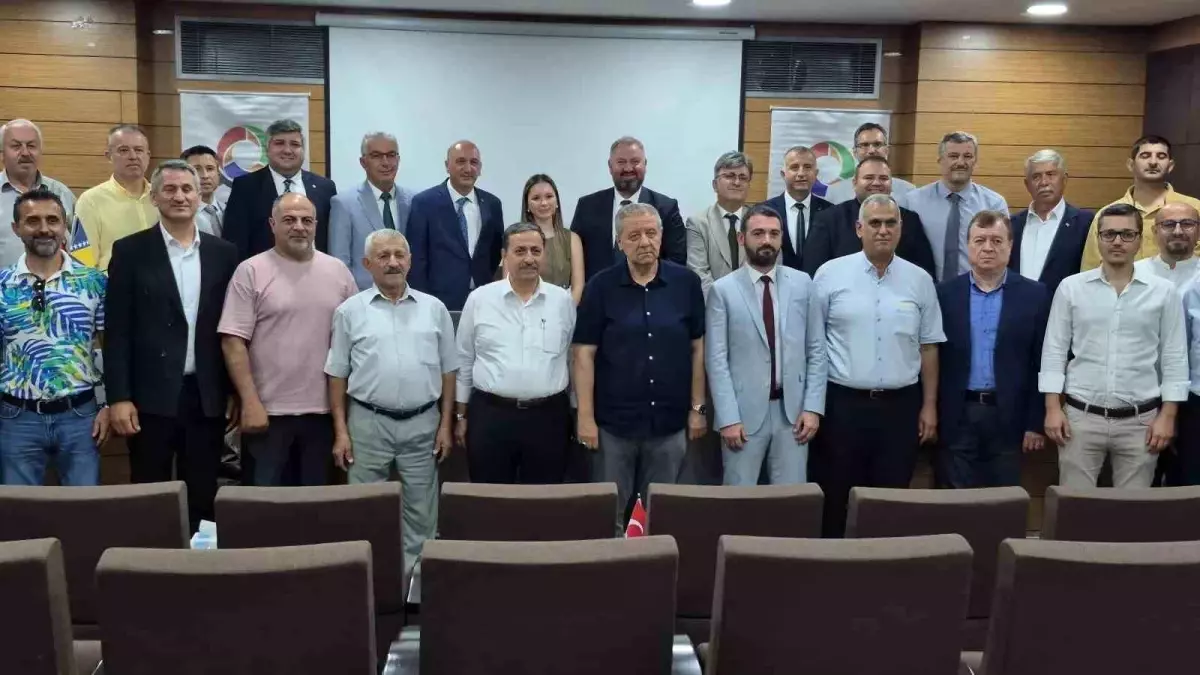 Srebrenitsa Soykırımı'nda hayatını kaybedenler Türkiye'de 'Bosna Milli Marşı' ile anıldı