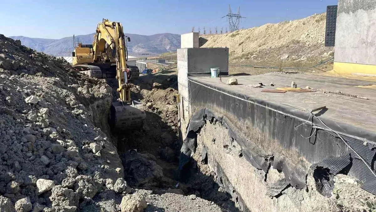 Sivas'ta Yağdonduran Tüneli'nde Göçük: İki İşçi Kurtarıldı