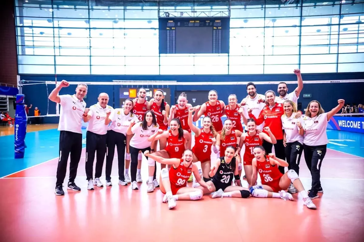 U19 Kadın Voleybol Takımı Yarı Finale Yükseldi