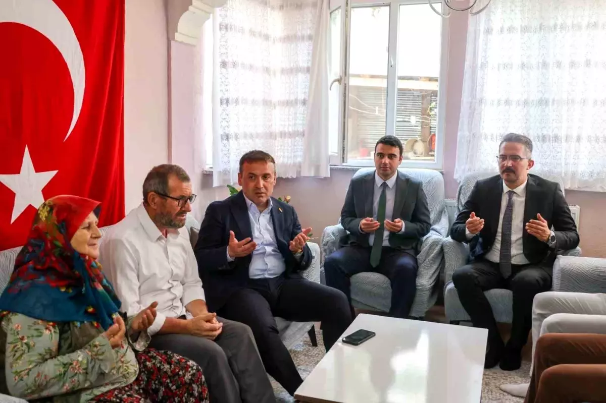 Vali Sözer şehit Osman Er'in ailesini ziyaret etti