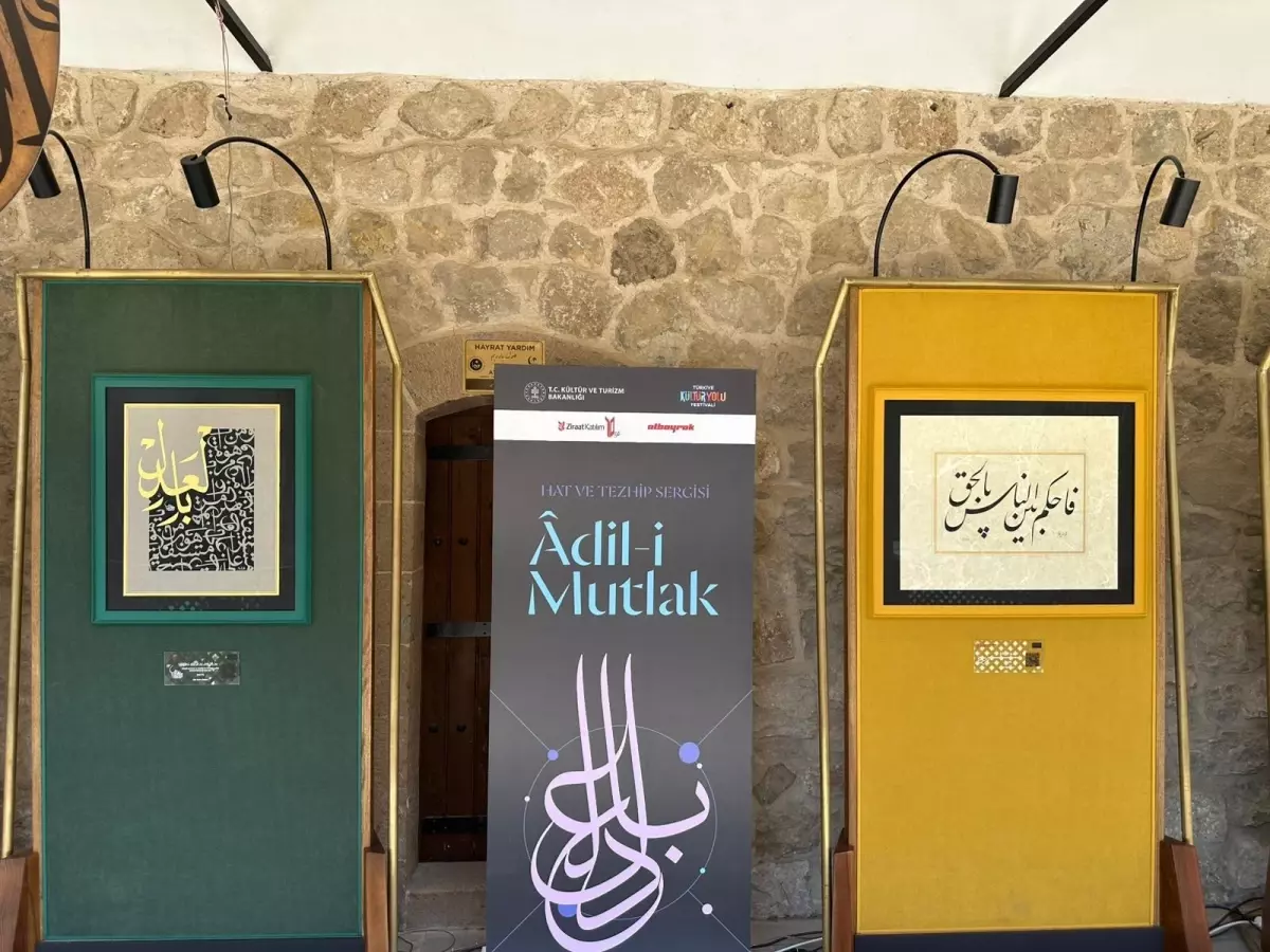 Adil-i Mutlak Hat Eserleri Sergisi Van'da Açıldı