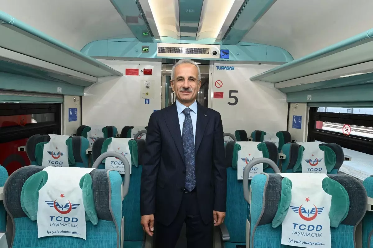 Bakan Uraloğlu, Yaz Döneminde Ek YHT Seferleri Düzenleyecek