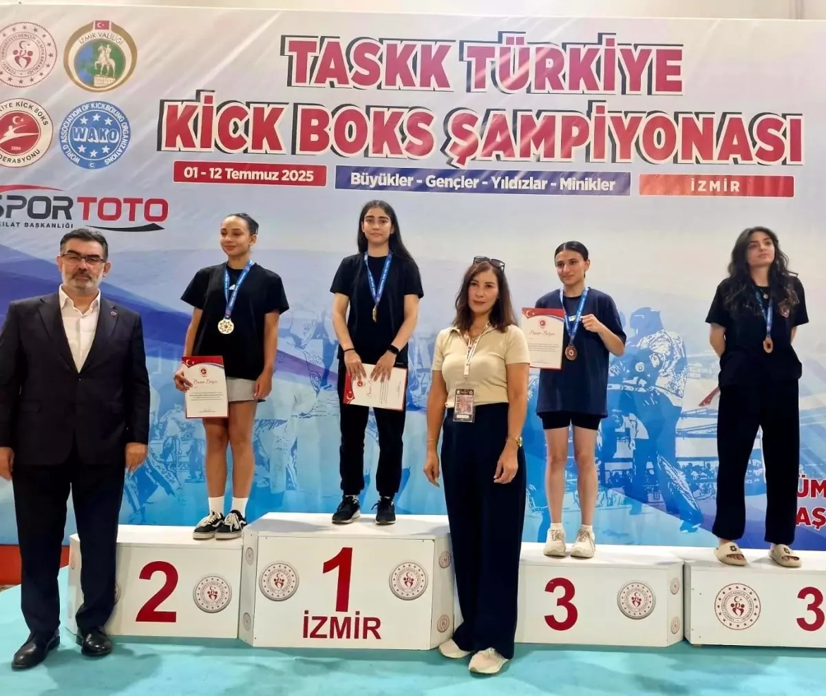 Bitlisli Sporcular Türkiye Kickboks Şampiyonası'nda Başarı Elde Etti