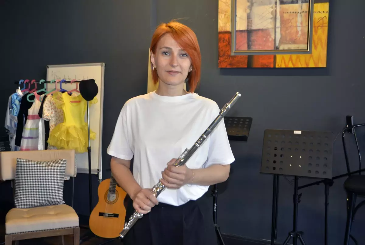 Depremzede Müzik Eğitmeni, Sanatla Yeniden Hayat Kuruyor
