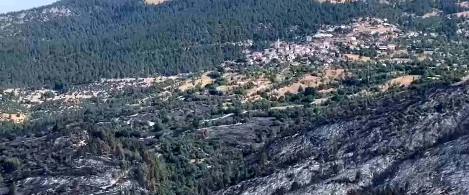 Bursa'dan Balıkesir'e Sıçrayan Yangında Soğutma Çalışmaları Başladı