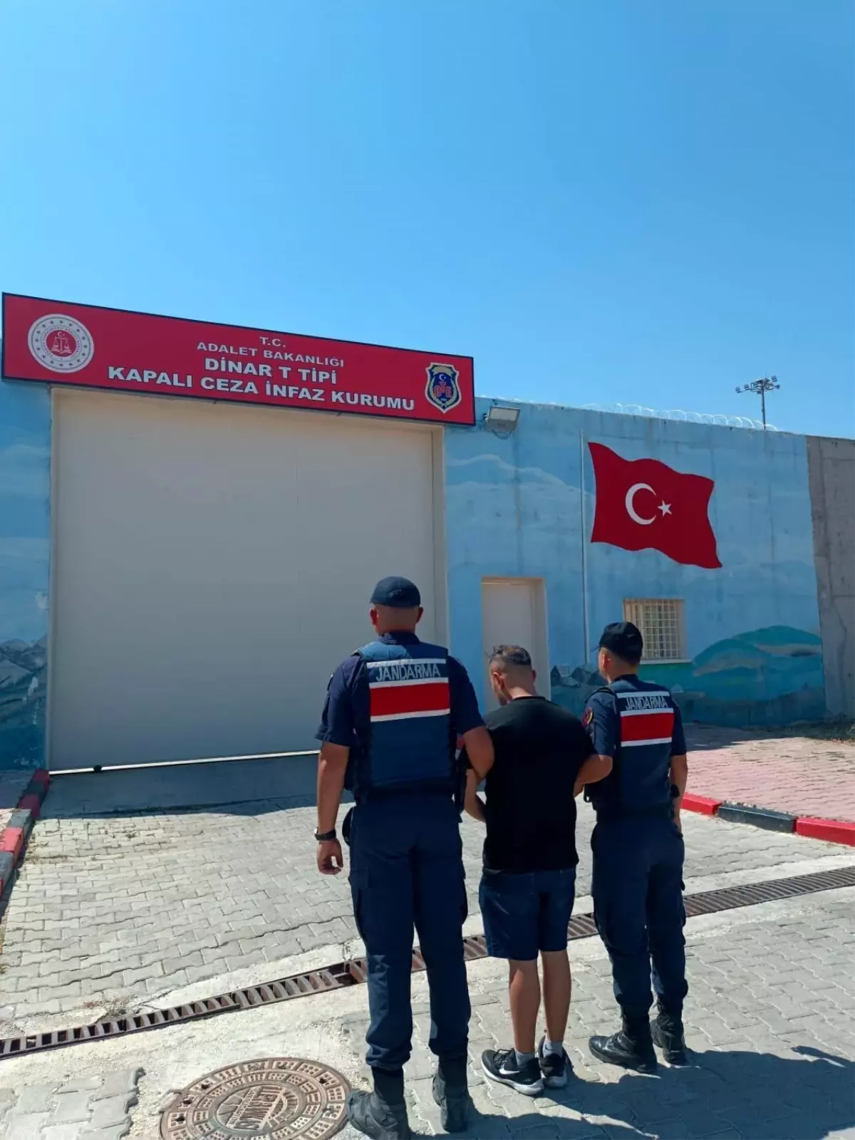 Afyonkarahisar'da Aranan 9 Kişi Jandarma Tarafından Yakalandı