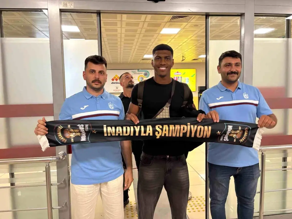 Trabzonspor'un Yeni Forveti Felipe Augusto Trabzon'a Geldi