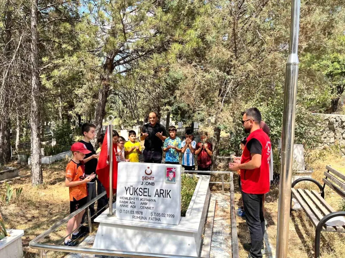 Hisarcık Gençlik Merkezi Öğrencilerinden Şehitlere Anma Etkinliği