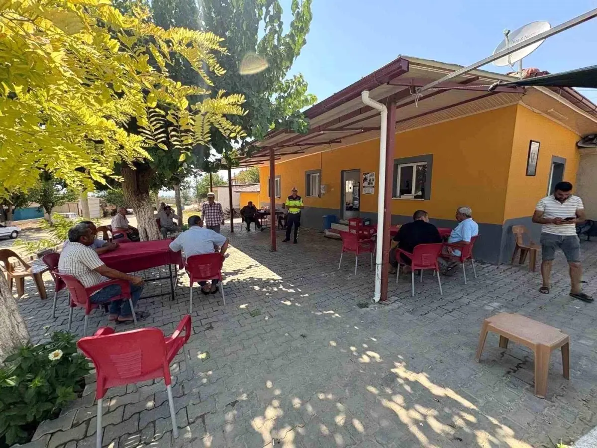 Sarıgöl'de Çiftçilere Trafik Güvenliği Semineri Düzenlendi