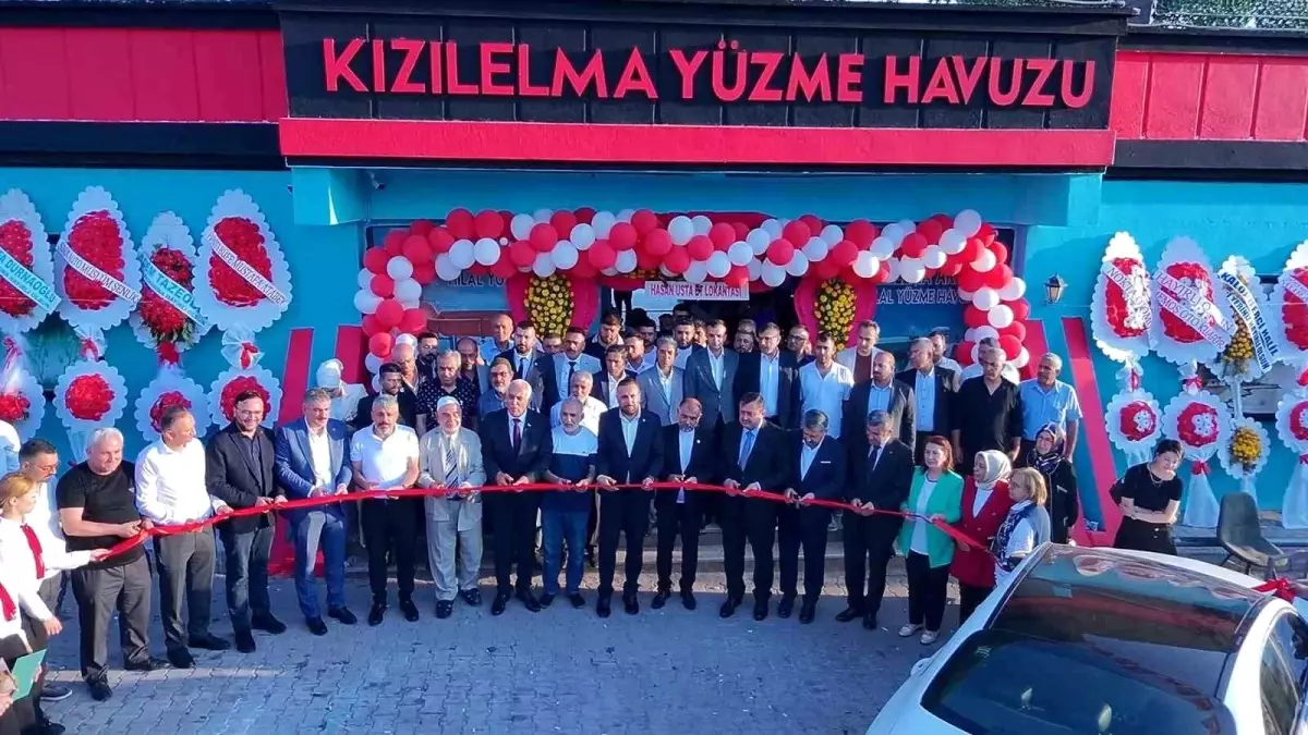 Gaziantep'te Yarı Olimpik Yüzme Havuzu Açıldı