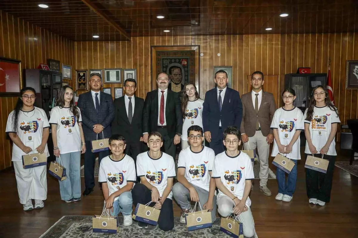 Atatürk Üniversitesi Özel Vakıf Okulları'ndan LGS'de Türkiye Birinciliği