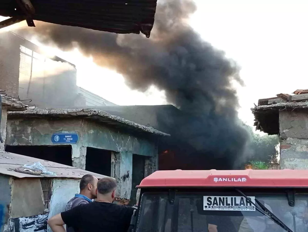 Çorum'da Metruk İş Yerinde Yangın