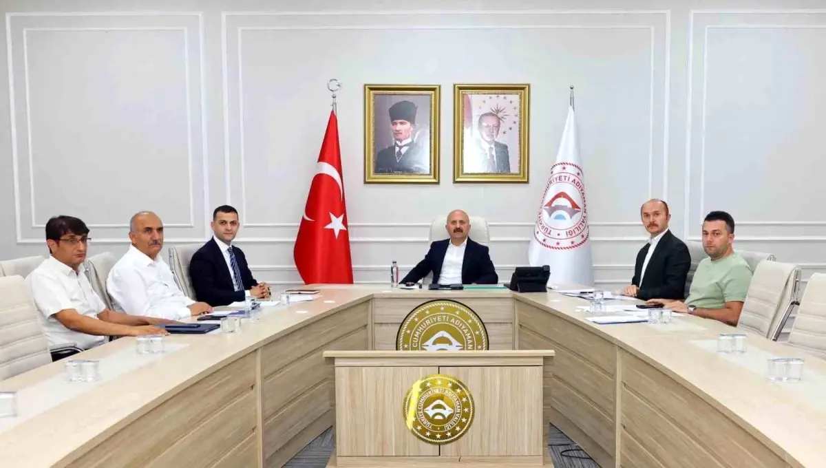 Adıyaman'da Orta Hasarlı Yapıların Yıkım Süreci Değerlendirildi