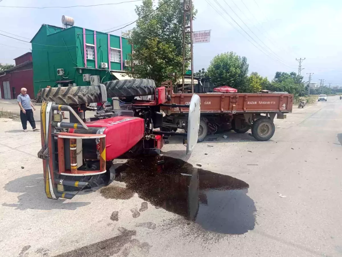 Adana'da Otomobil ve Traktör Çarpıştı, 2 Sürücü Yaralandı