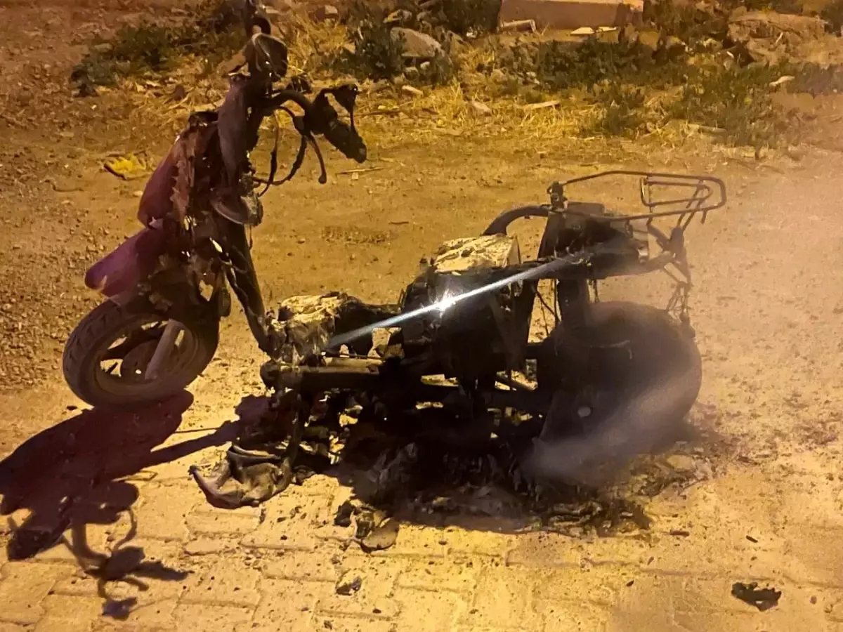 Konya'da Plakasız Motosiklet Yandı