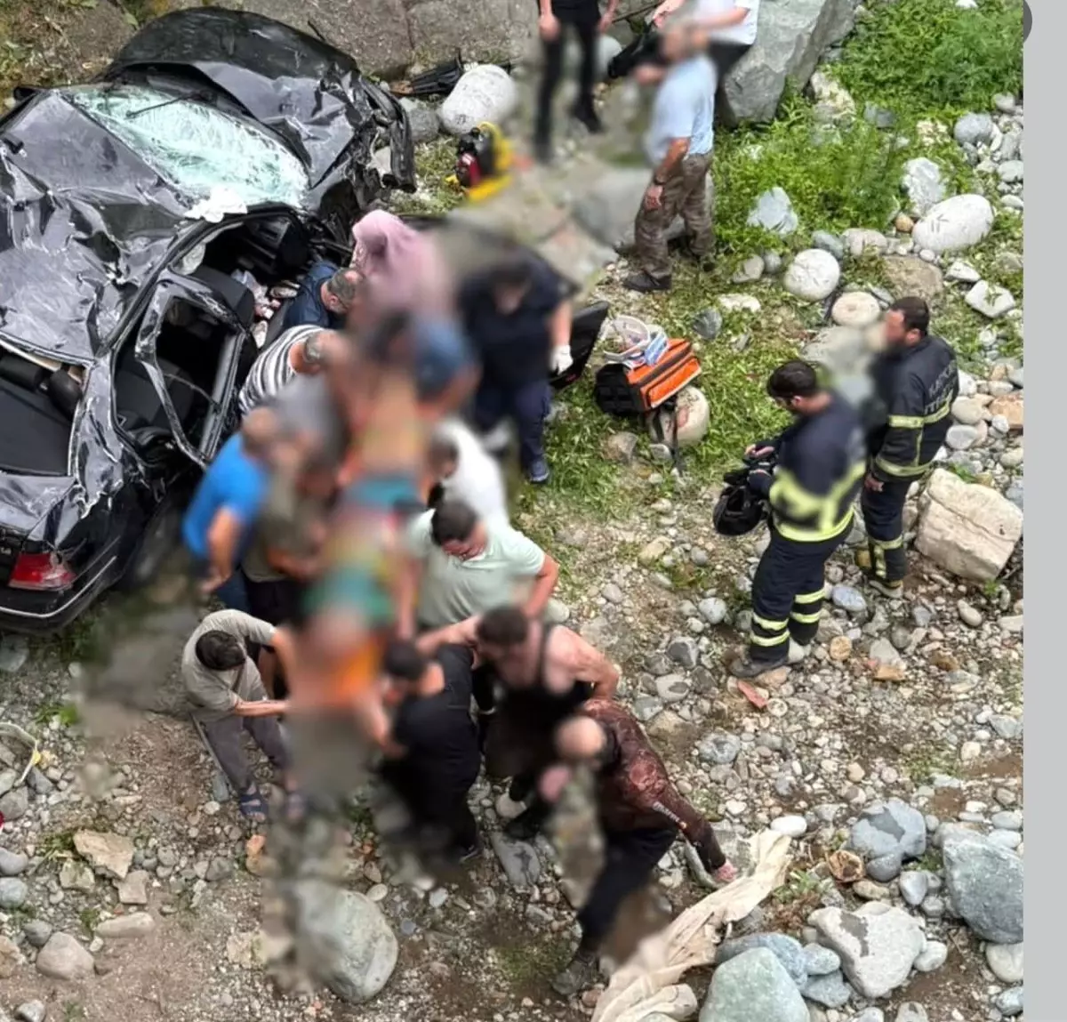 Rize'de Otomobil Kazası: 1 Ölü, 8 Yaralı