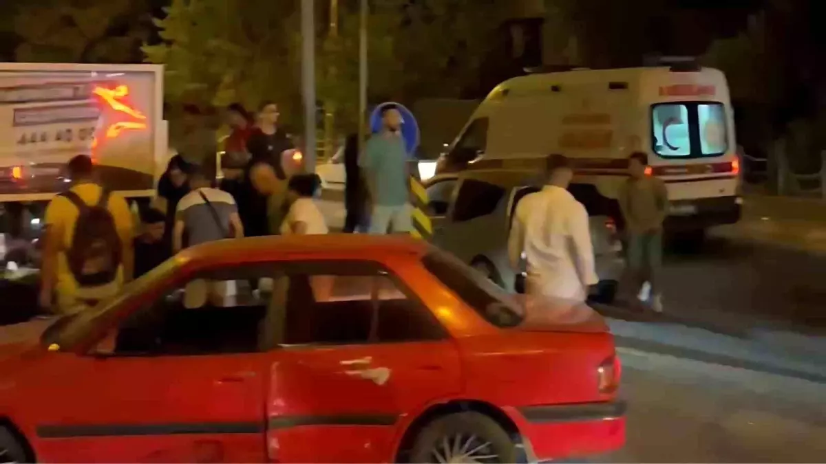 Söke'de Otomobil ile Motosiklet Çarpıştı: 2 Yaralı