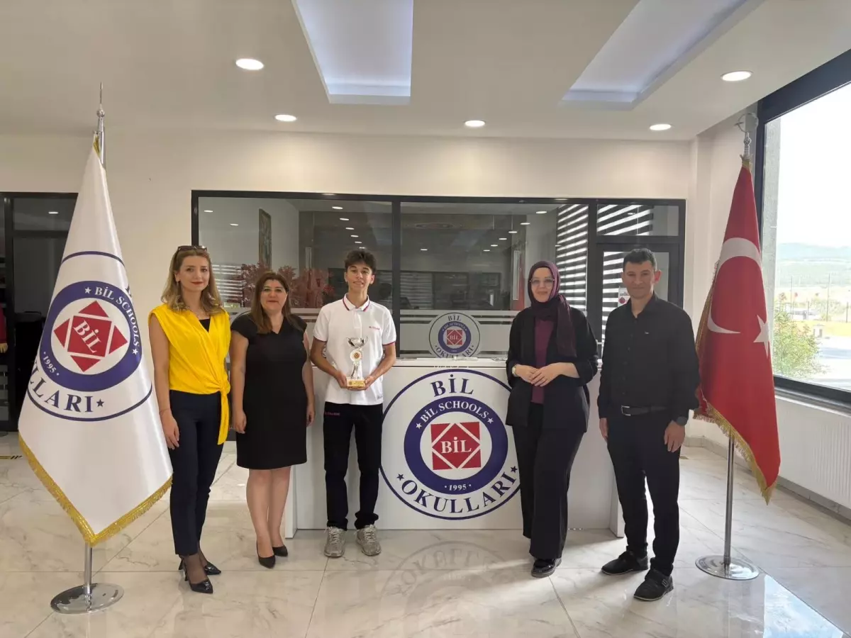 Tavşanlı BİL Koleji Öğrencisi Batu Aydınlı, LGS'de Türkiye Birincisi Oldu