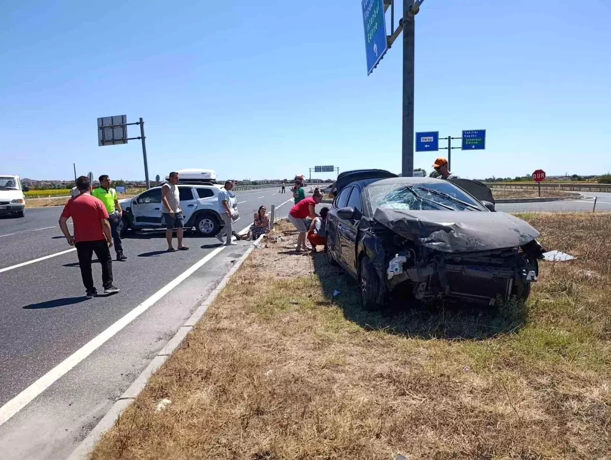 Tekirdağ'da Işık İhlali Sonucu Trafik Kazası: 9 Yaralı