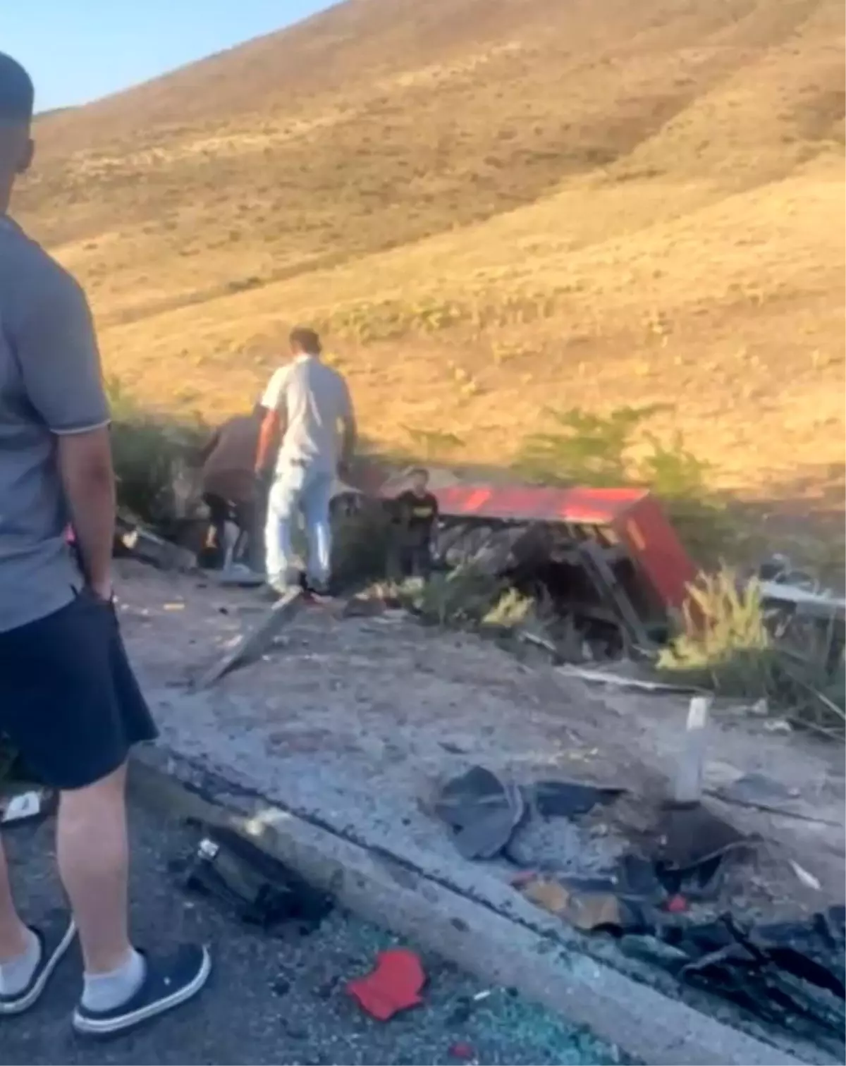 Niğde'de Zincirleme Trafik Kazası: 16 Yaralı