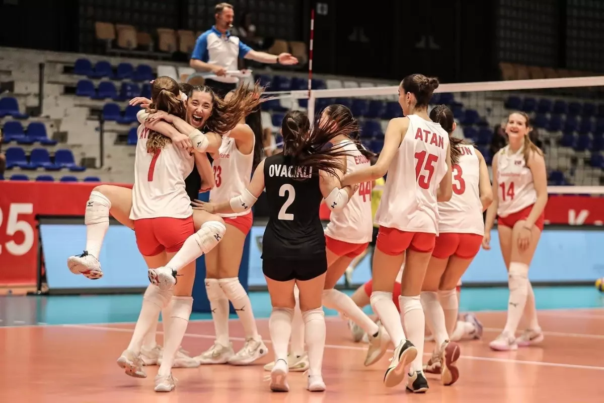 U16 Kız Voleybol Milli Takımı Finale Yükseldi