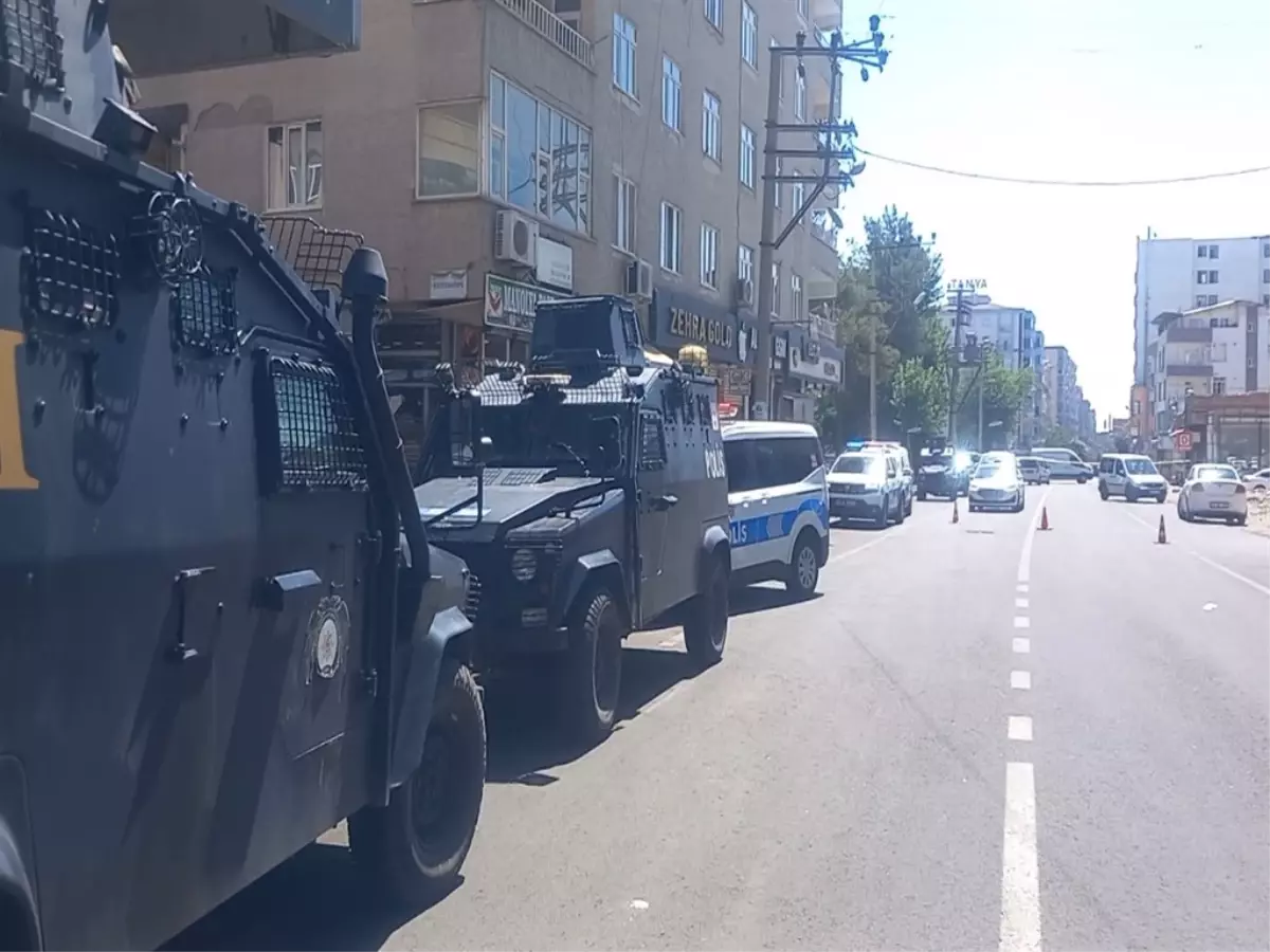 Diyarbakır'da Aile İçi Şiddet İhbarına Giden Polislere Ateş Açıldı: 3 Yaralı, 1 Tutuklama