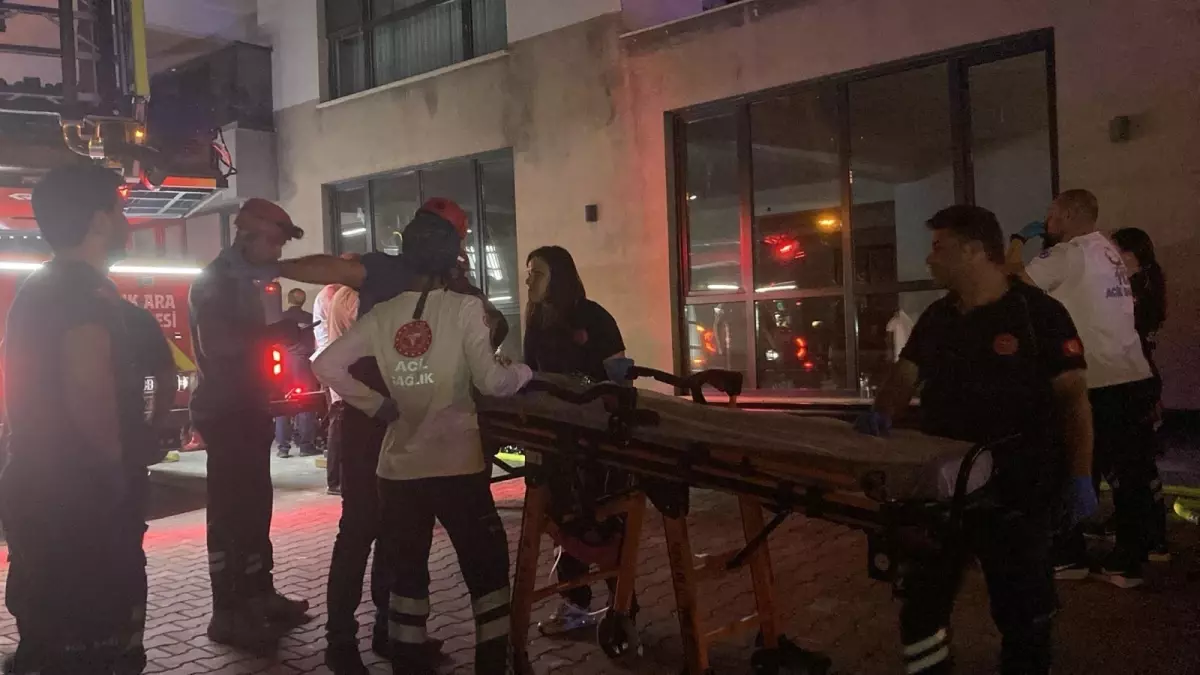 Çankaya'da Site Yangını: Mahsur Kalanlar Tahliye Edildi