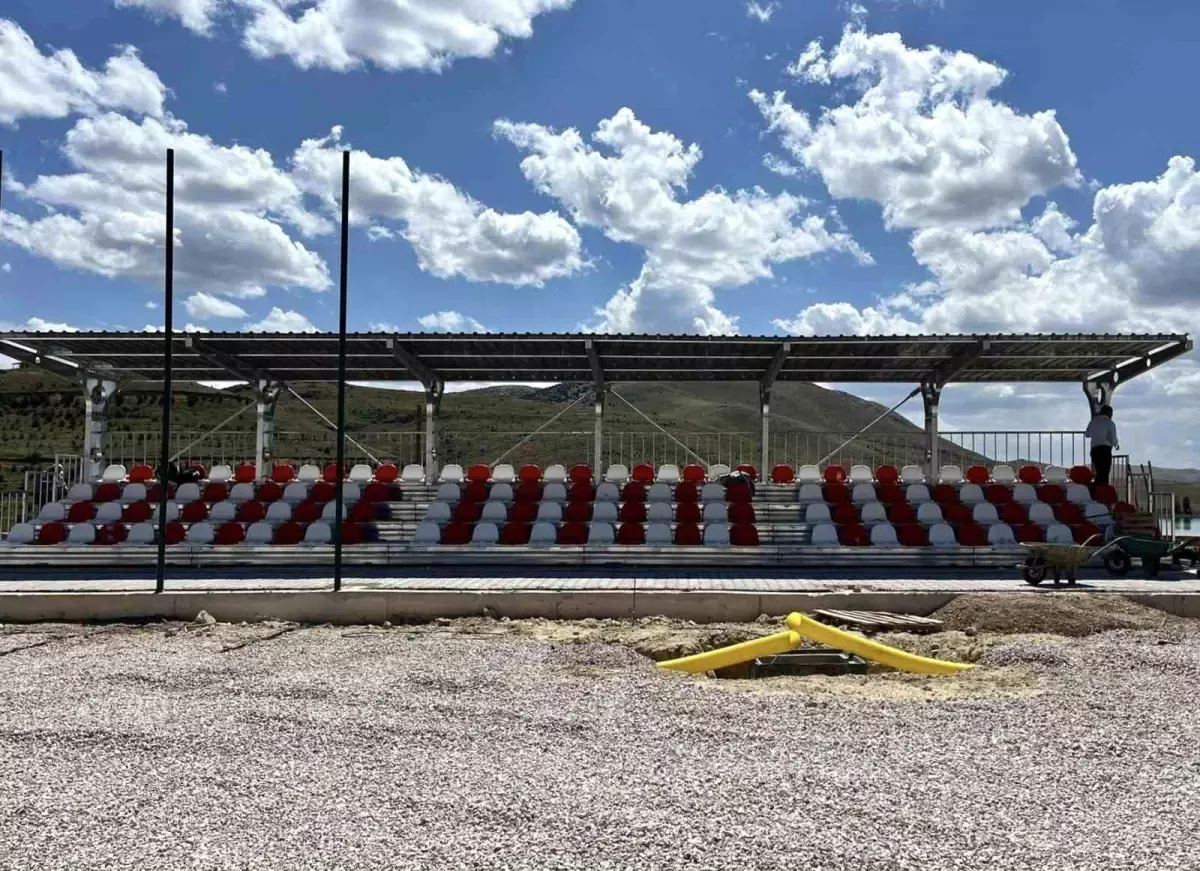 Bayburt'un Arpalı Beldesinde Spor Tesisleri Yenileniyor