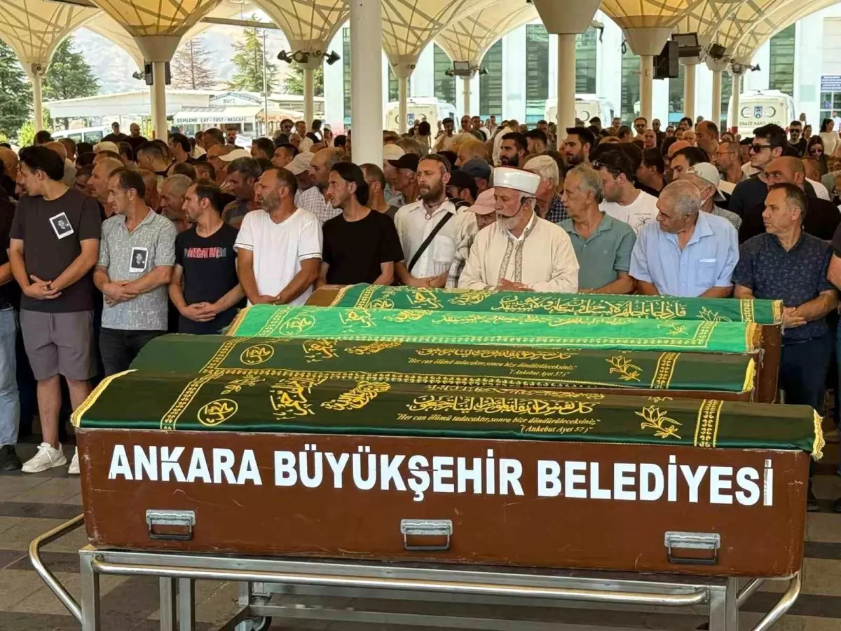 Yangında Hayatını Kaybeden Güvenlik Görevlisi İçin Cenaze Töreni Düzenlendi