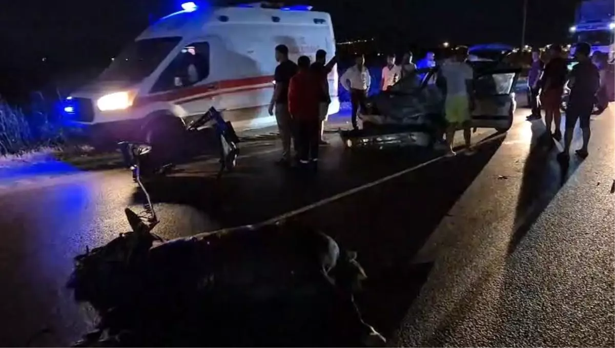 Balıkesir'de Otomobil At Arabasına Çarptı: 2 Yaralı