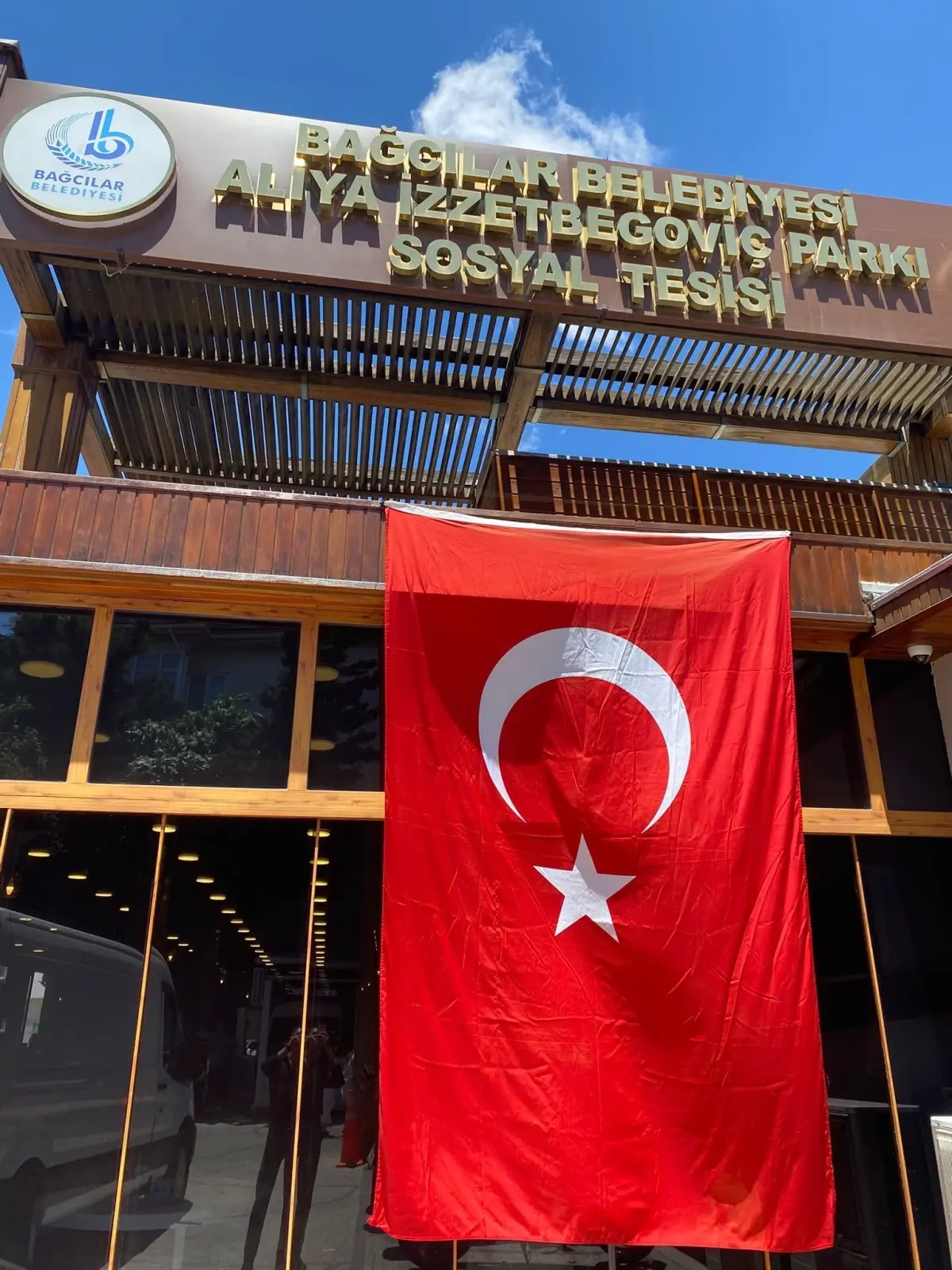 Bağcılar, Cumhurbaşkanı Erdoğan'ın Bayrak Çağrısına Yanıt Verdi