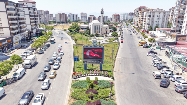After President Erdoğan's words, the country was adorned with Turkish flags in every corner