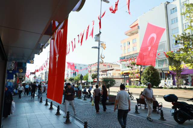 After President Erdoğan's words, the entire country was adorned with Turkish flags