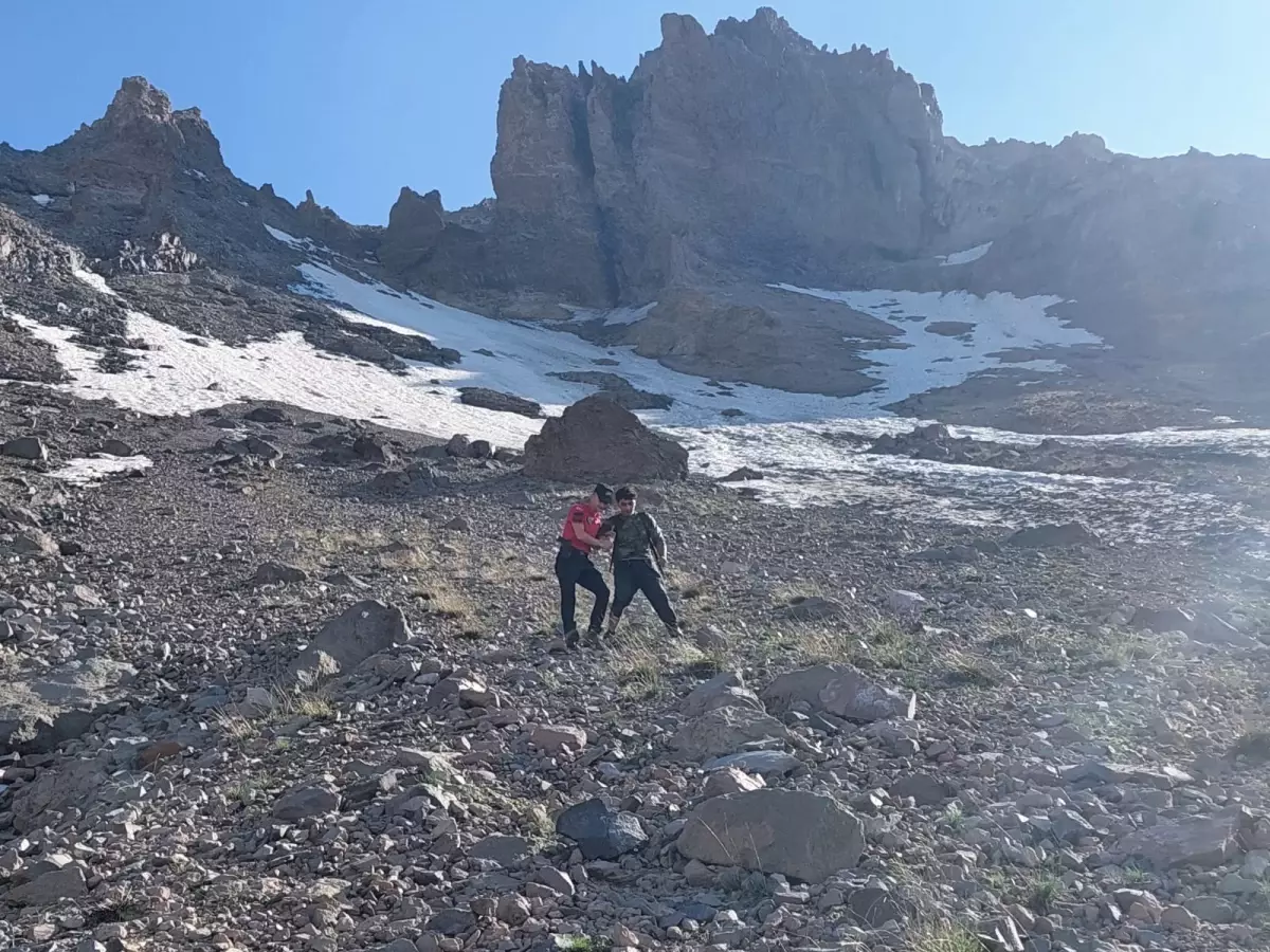 Erciyes Dağı'nda Kaybolan Dağcı 4 Saat Sonra Kurtarıldı