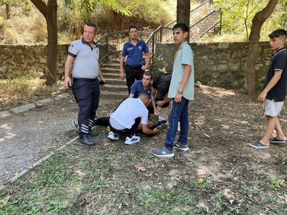 Kar Maskeli Şahıs 16 Yaşındaki Genci Yaraladı