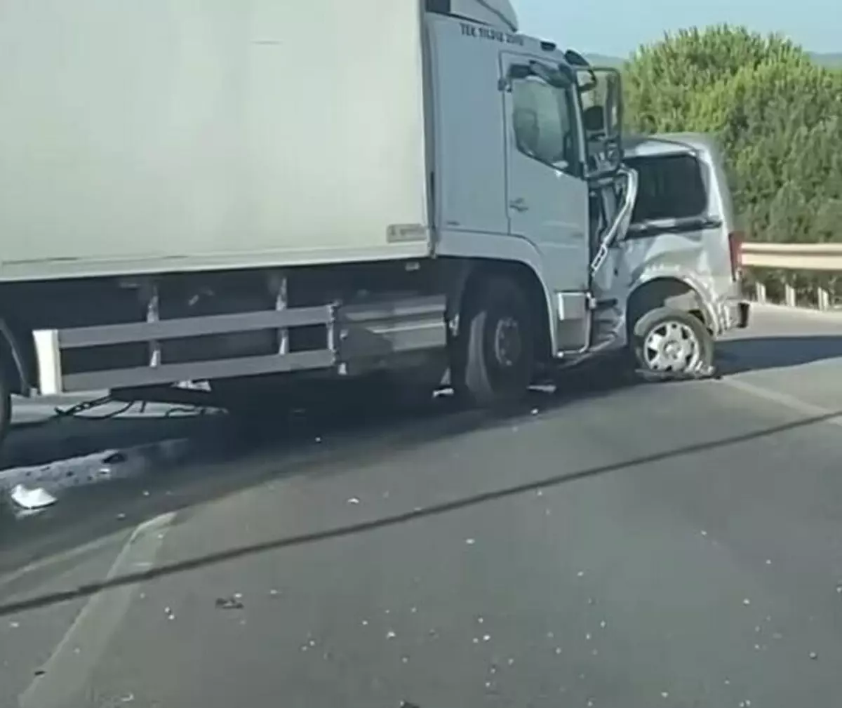 İzmir'de Trafik Kazası: Bir Kişi Hayatını Kaybetti