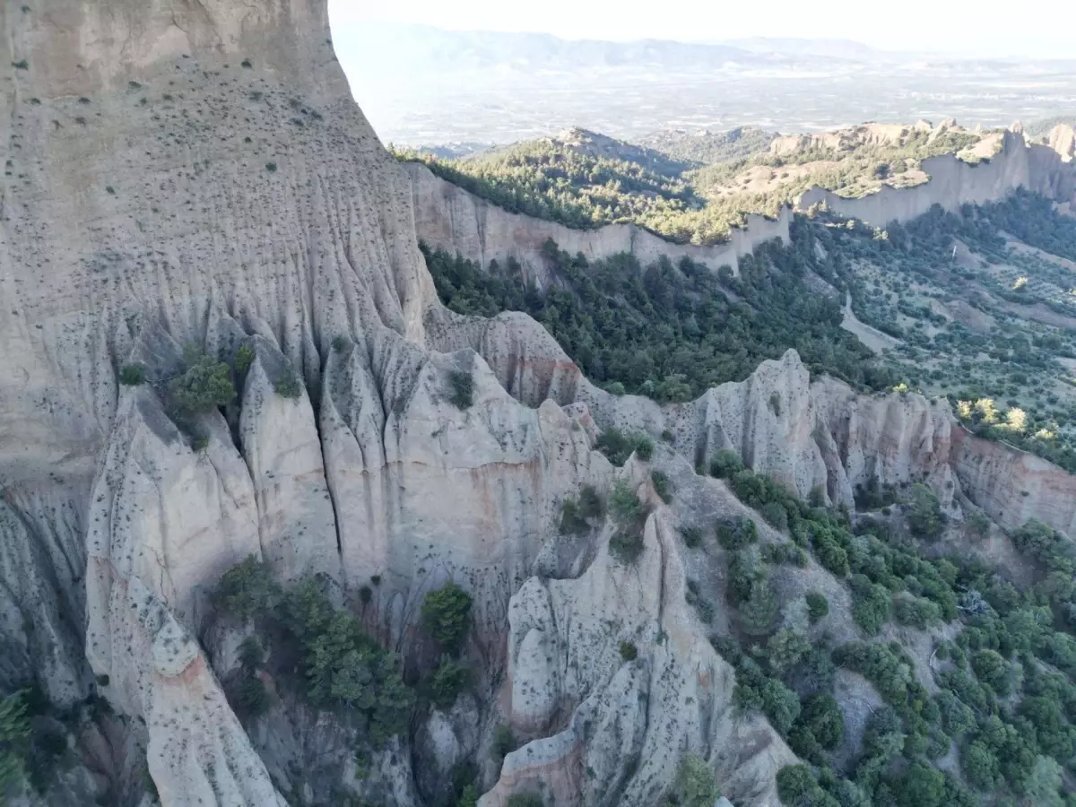 Küpyar'daki Doğal Kaya Oluşumları Turizme Kazandırılmayı Bekliyor