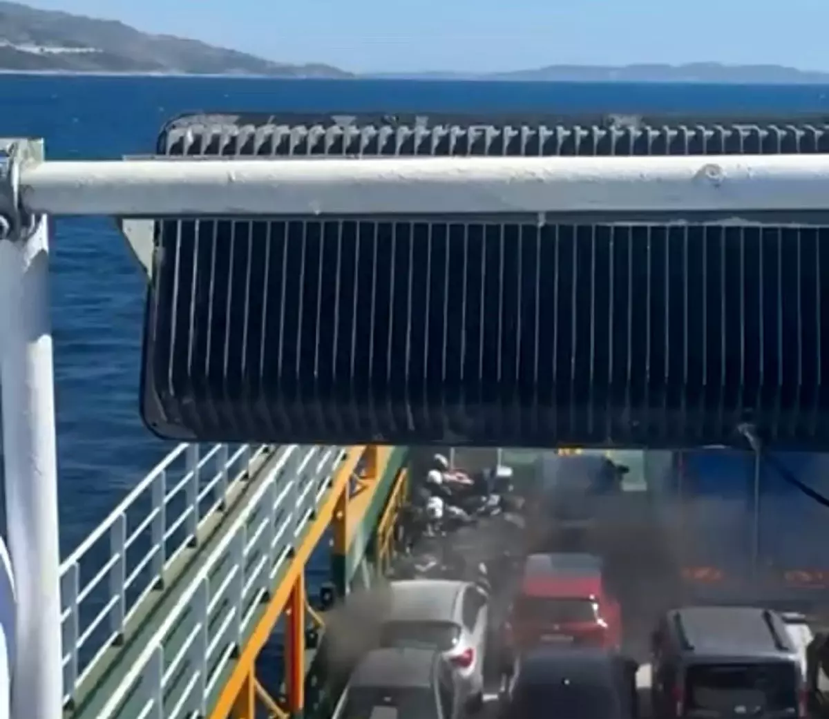 Marmara Adası Açıklarında Feribotta Yangın Çıktı
