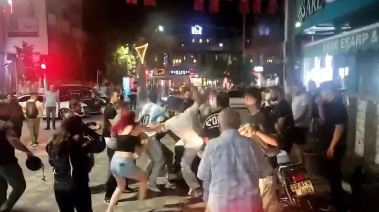 Isparta'da Motosiklet Sürücüsü ve Yaya Arasında Kavga Çıktı