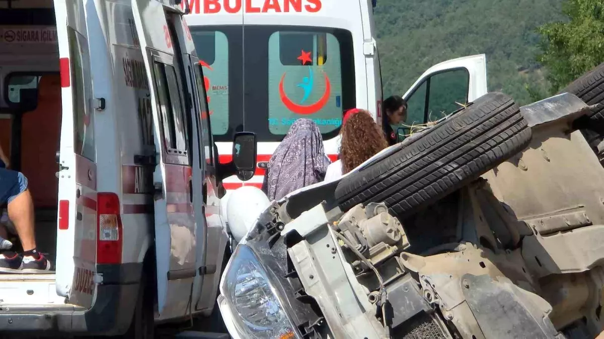 Düzce'de Otoyolda Kaza: 4 Yaralı