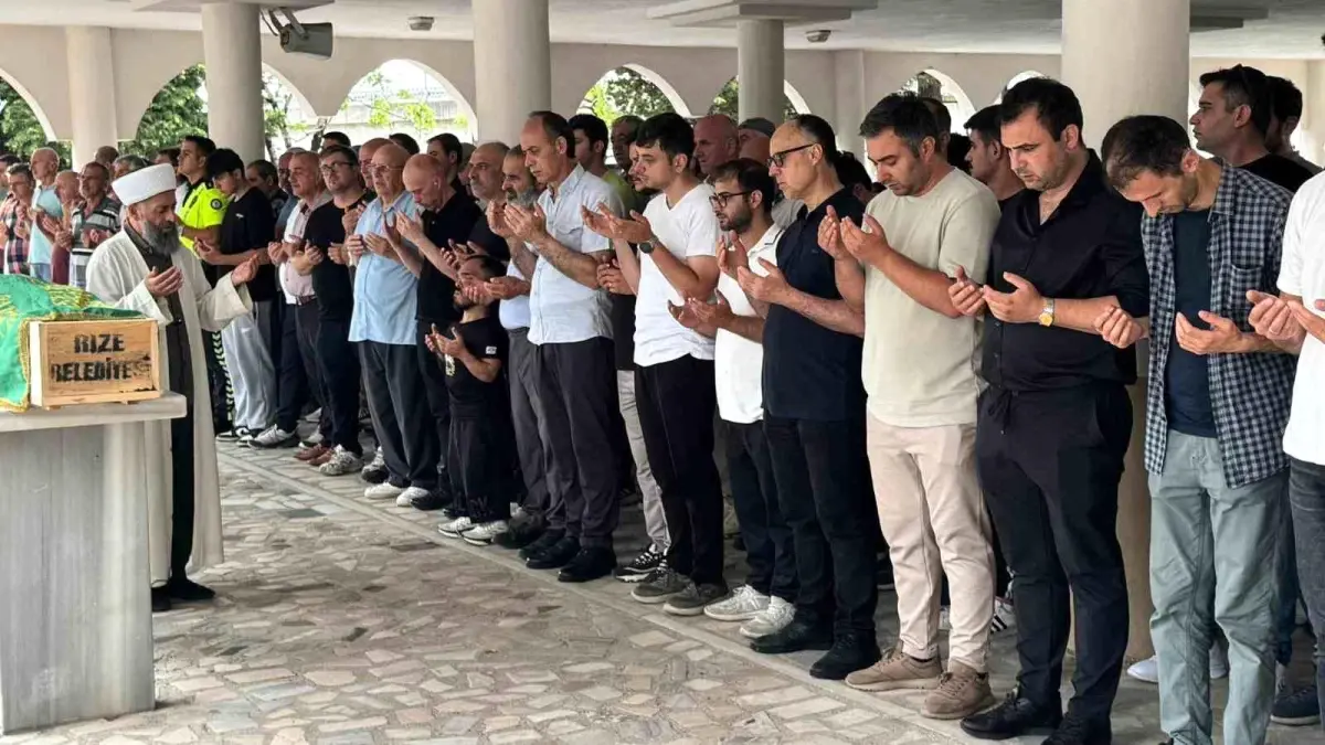 Rize'deki Trafik Kazasında Hayatını Kaybeden Kadının Cenazesi Artvin'e Gönderildi