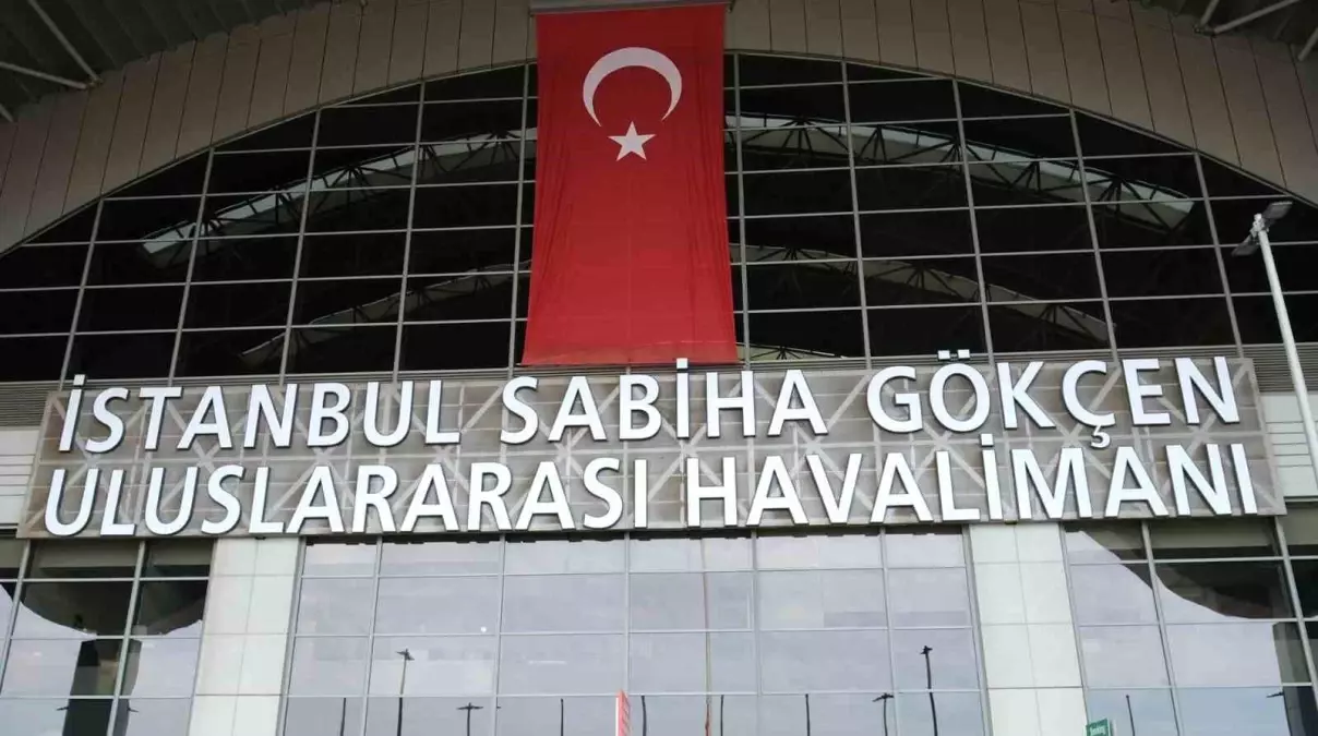 Sabiha Gökçen Havalimanı, 15 Temmuz'u Türk Bayrağı Renkleriyle Anacak